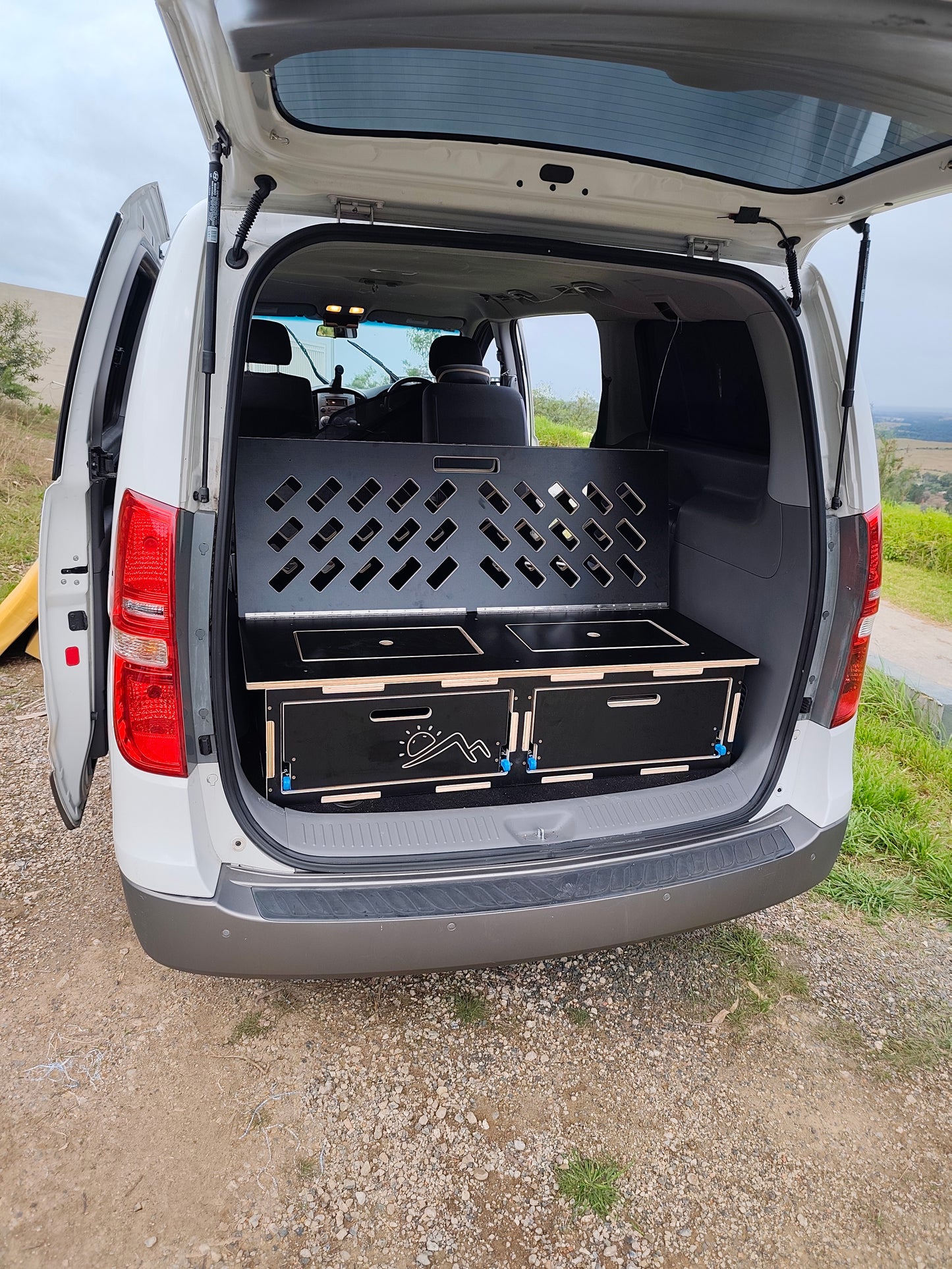 Vinson - Van Bed Extendable Black or White